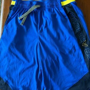 Under Armour YXL Blue Athletic Shorts